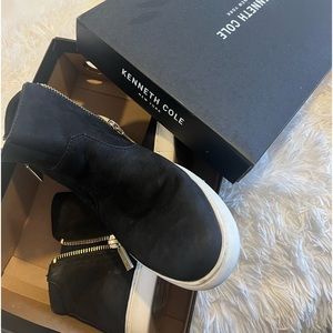 Black Kenneth Cole Zip Up Hightop sneakers